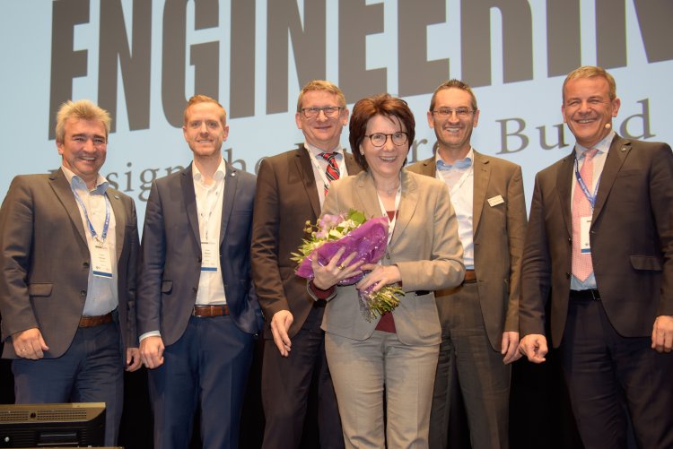 Die Engineering Days Organisatoren V.l.n.r.: Christian Hanser und Stefan Maier von RIB SAA, Christian und Jana Prilhofer von Prilhofer Consulting, Werner Maresch von Precast Software Engineering und Robert Neubauer von RIB SAA. - © ARGE Engineering Days 2019 Die Engineering Days Organisatoren V.l.n.r.: Christian Hanser und Stefan Maier von RIB SAA, Christian und Jana Prilhofer von Prilhofer Consulting, Werner Maresch von Precast Software Engineering und Robert Neubauer von RIB SAA. - © ARGE Engineering Days 2019
